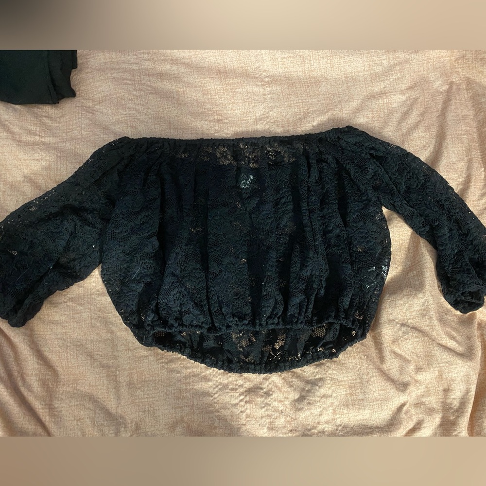 ❤️❤️ 3 for $50 Lace crop top